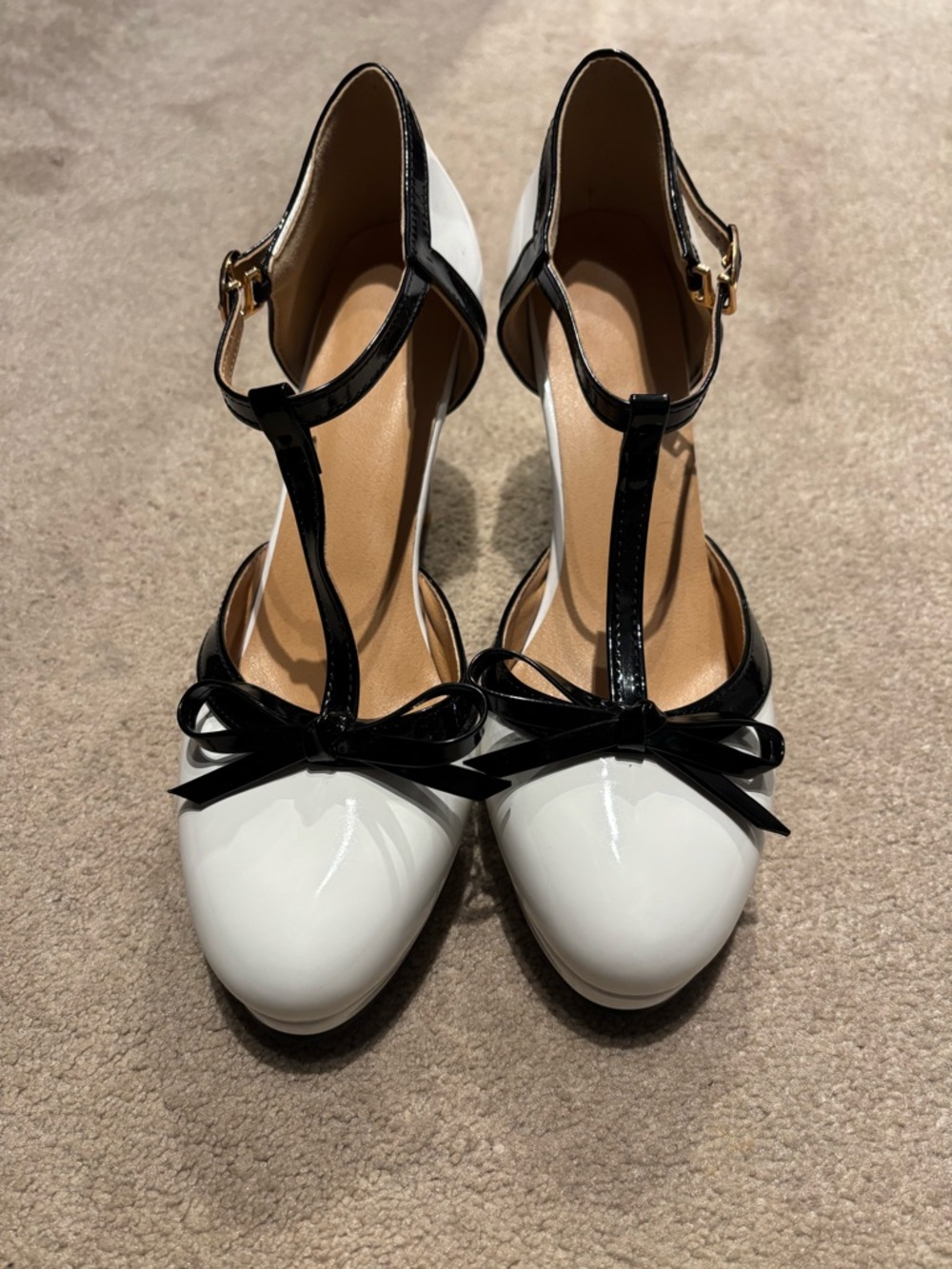 Source Unknown White and Black T‑Strap Bow Heels